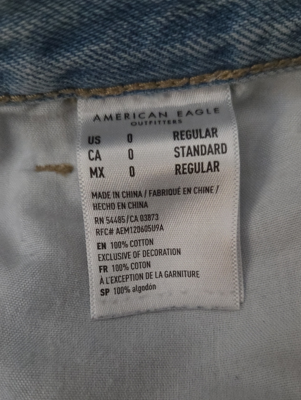 American Eagle Outfitters Ripped Light Wash Mom Jean Size 0 - Picture 4 of 4